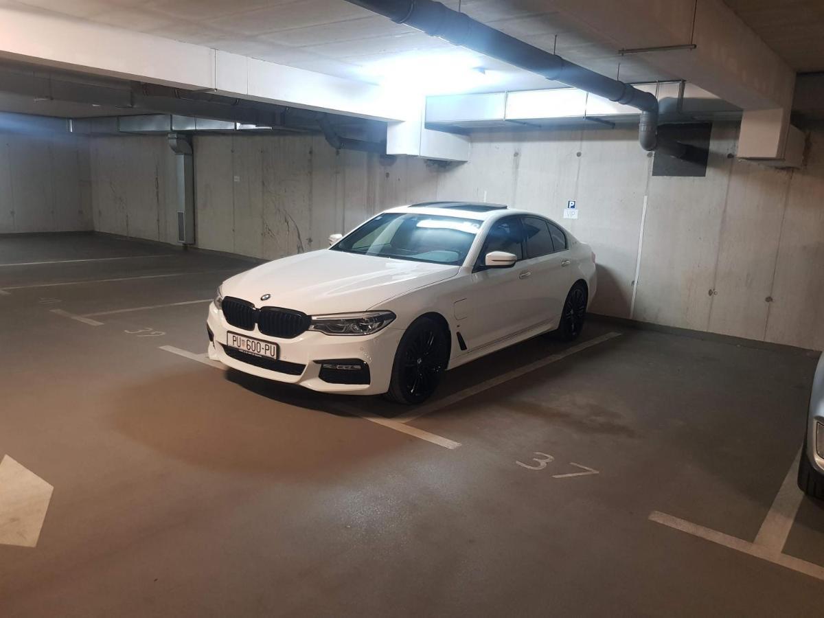Apartman Vip, With Free Garage Parking Pula Exterior foto