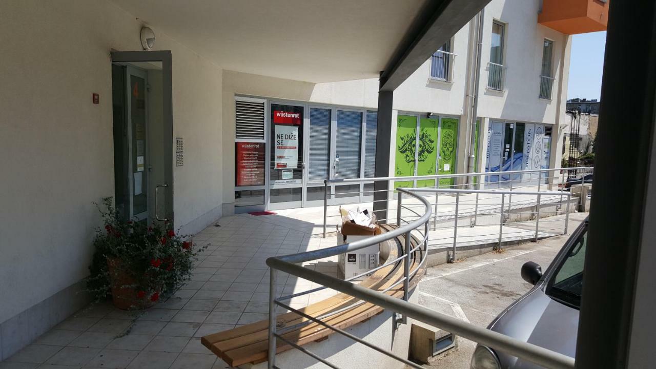 Apartman Vip, With Free Garage Parking Pula Exterior foto
