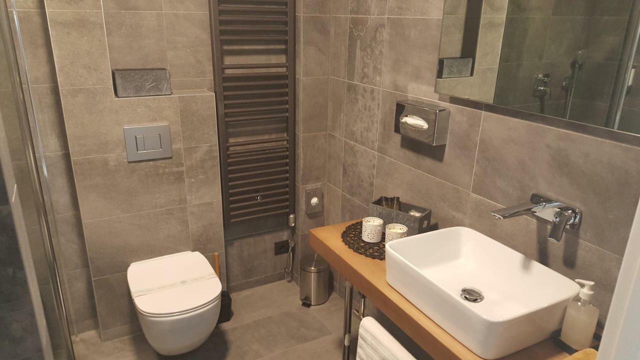 Apartman Vip, With Free Garage Parking Pula Exterior foto