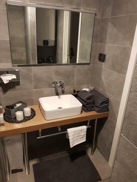 Apartman Vip, With Free Garage Parking Pula Exterior foto
