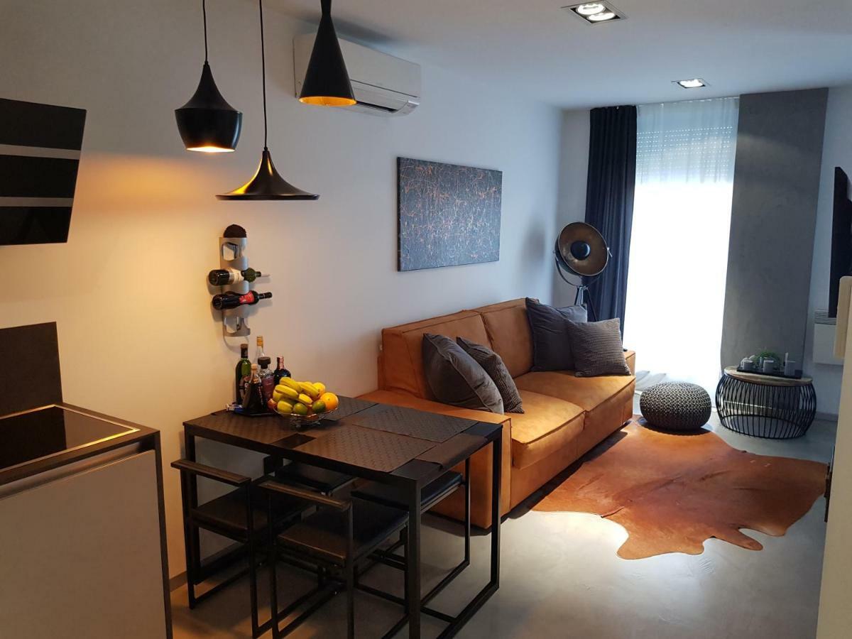 Apartman Vip, With Free Garage Parking Pula Exterior foto